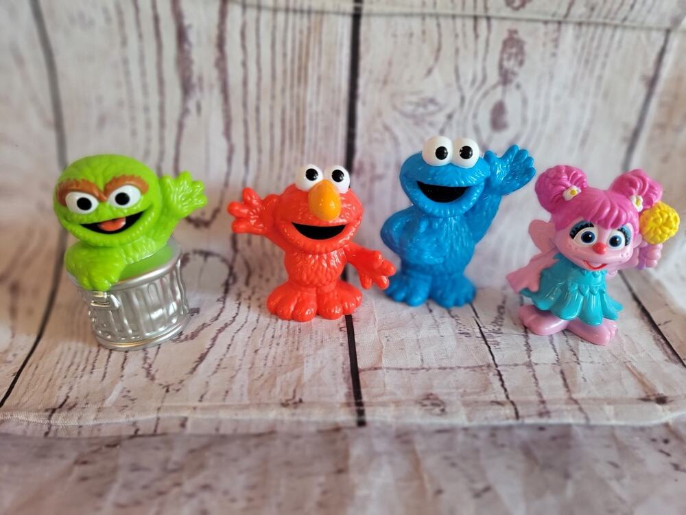 2013 Sesame Street 3" Plastic/PVC Figures Lot of 4 Elmo Oscar Abby Cake Toppers